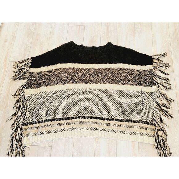 Chicos 3 Poncho Sweater Women's Brown Gold Shimmer Paisley Fringe XL Tasseled - Picture 7 of 7